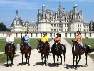 骑马卢瓦尔河城堡 